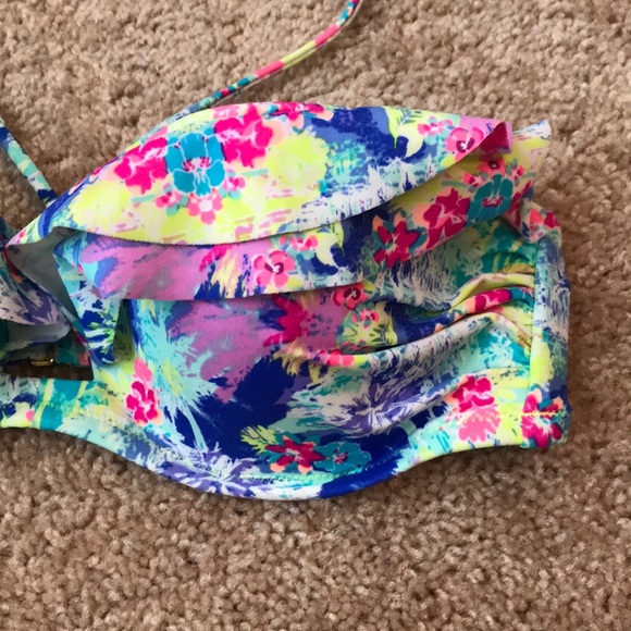 Victoria’s Secret Bikini Top - Picture 2 of 7